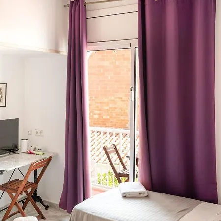 Sitges Beach Hostal *