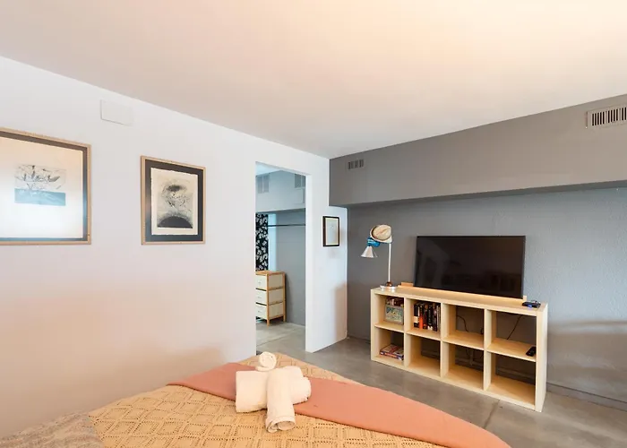 Sitges Beach Hostal *