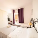Sitges Beach Hostal 시체스