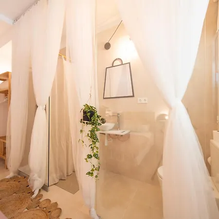 Sitges Beach Hostal Сиджес