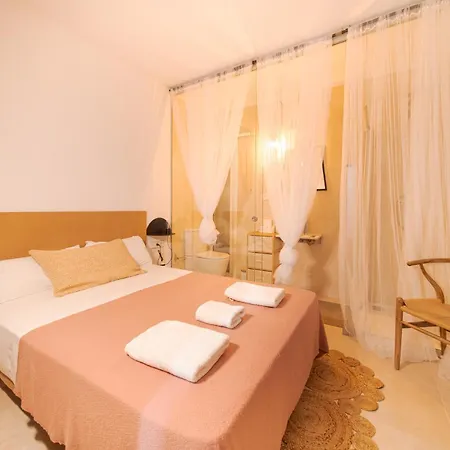 Гостевой дом Sitges Beach Hostal Сиджес