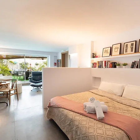 Sitges Beach Hostal * Сиджес