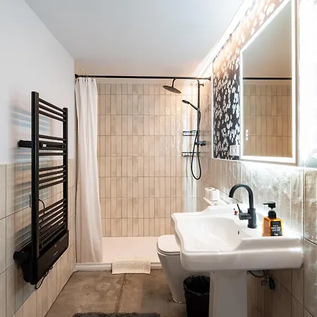 Sitges Beach Hostal Гостевой дом Сиджес