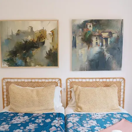 Sitges Beach Hostal * Сиджес