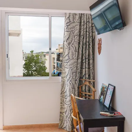 Sitges Beach Hostal *