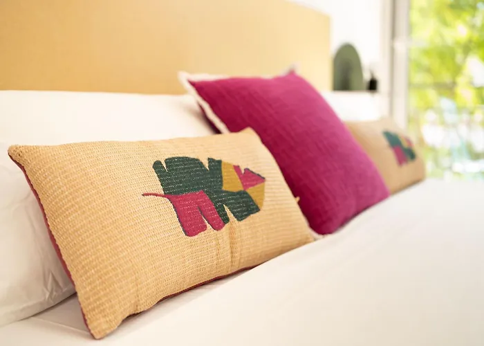 Konukevi Sitges Beach Hostal