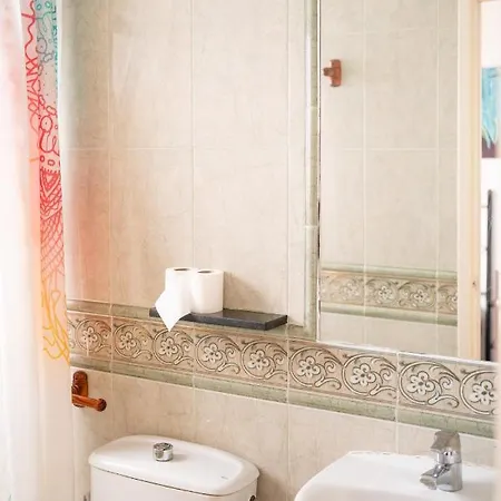 Sitges Beach Hostal Сіджас