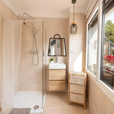 Sitges Beach Hostal Гостьовий будинок